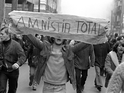 Manifestación pro amnistía en enero de 1977 en Madrid en la que murió el estudiante Arturo Ruiz. - efe