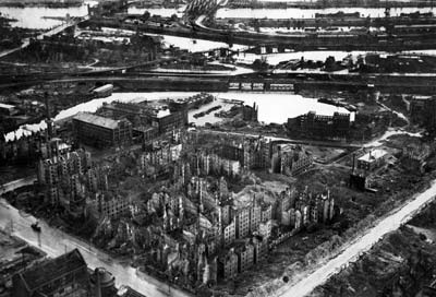 Vista de Hamburgo tras la entrada de los aliados en 1945. - AFP