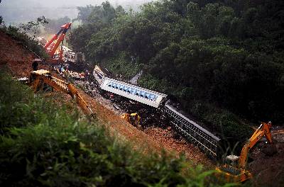 Al menos 65 muertos y 200 heridos tras descarrilar un tren y chocar con otro | Noticias de Buenaventura, Colombia y el Mundo