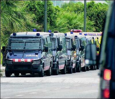 Los alrededores del hotel están vigilados por un gran dispositivo policial.