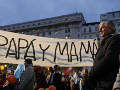Manifestación contra el matrimonio gay, la noche del martes en  Buenos Aires.efe
