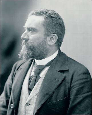 El líder socialista fundó el diario L'Humanité' en 1904.