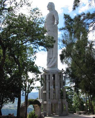 Cristo El Picacho', en el centro de la ciudad. DANIEL LOZANO