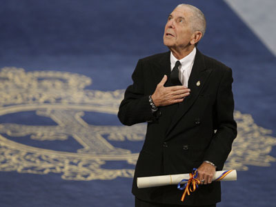 El músico y poeta Leonard Cohen recibió ayer en Oviedo el Príncipe de Asturias de las Letras.-