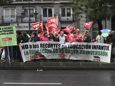 Los profesores de Madrid volvieron a protestar ayer en la Consejería. guillermo sanz