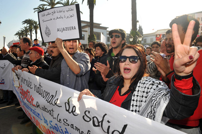 Marroquíes se manifiestan, ayer en Rabat. - AFP