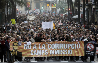 Miles de ciudadanos marchan en Valencia. - JUAN NAVARRO