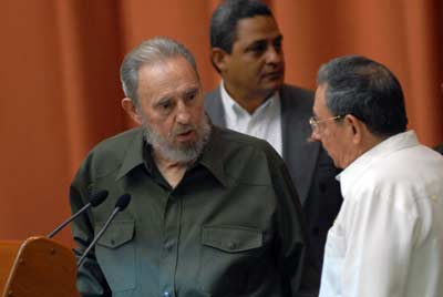 Los hermanos Castro, en un acto el año pasado. - AFP