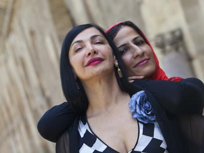 Maram al-Masri y Fatena al-Gurra, en Córdoba, durante el festival de poesía Cosmopoética. enríque gómez