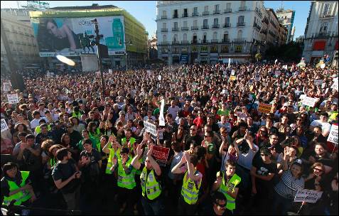La manifestación multitudinaria a su llegada a la Puerta del Sol.