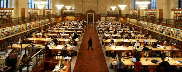 A sala de leitura principal da Biblioteca Pública de Nova York, uma das vítimas dos cortes de orçamento. REUTERS