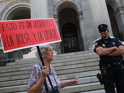 Concentración frente a la Bolsa de Madrid para protestar contra la especulación económica. MIGUEL GARCÍA CASTRO