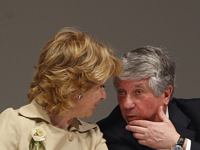 Arturo Fernández, presidente de CEIM, conversa con Esperanza Aguirre. Marta Jara