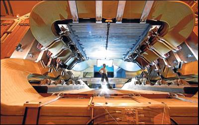 El ojo del LHC. El LHCb es el detector diseñado para buscar fuentes de asimetría entre materia y antimateria en el gran acelerador del CERN.