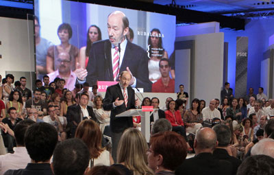 Alfredo Pérez Rubalcaba durante su primer discurso oficial como candidato.- EFE