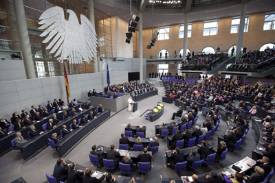 El papa Benedicto XVI interviene ante los parlamentarios alemanes en el Bundestag.- Herbert Knosowski (EFE)
