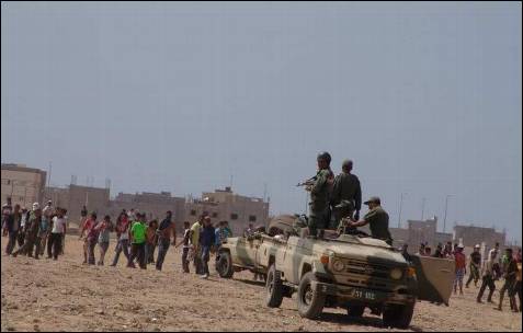 El Ejército de Rabat, enviado para mantener el orden, ayudó a los marroquíes durante los enfrentamientos en Dajla.