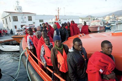 Salvamento Marítimo rescató a 56 inmigrantes subsaharianos el pasado 17 de noviembre en las costas de Motril (Granada).-