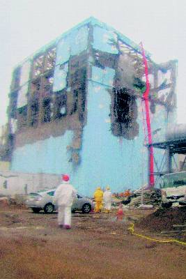 El reactor 2, en una imagen tomada dos semanas después del accidente. afp
