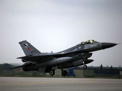 Cazabombardero turco F-16. REUTERS
