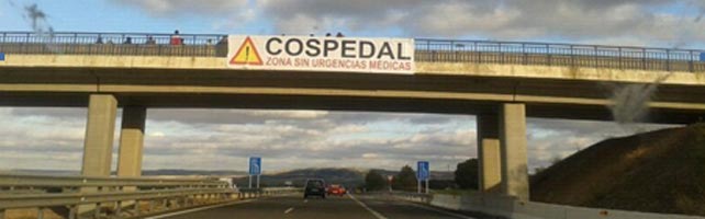 Uno de los carteles colocados por varios vecinos de la provincia de Cuenca, en diferentes puentes de la A-3.