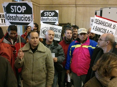 Manifestación contra los desahucios dentro del Banco de España, el pasado 12 de noviembre. E.M.