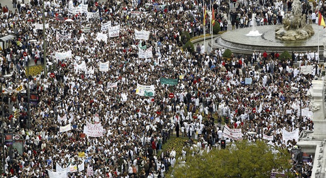 Vista aérea de la manifestación en madrid contra los recortes en la sanidad la semana pasada - EFE