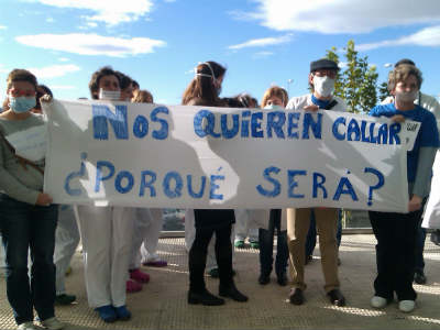 Imagen de los trabajadores durante la protesta.