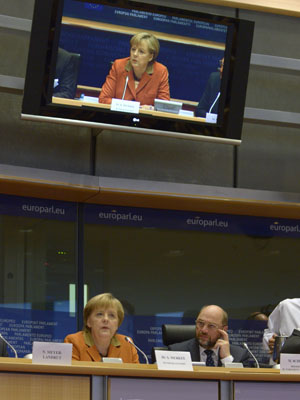 La canciller Angela Merkel, durante su intervención en el Parlamento Europeo.