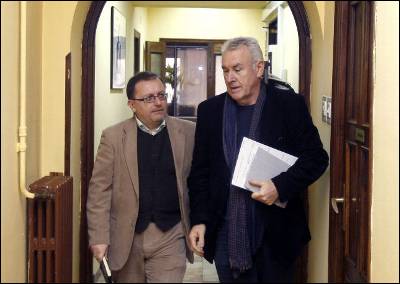 El coordinador de IU Asturias, Jesús Iglesias, ayer en Oviedo con el líder federal, Cayo Lara.