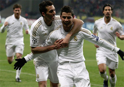 Los jugadores del Madrid celebran el gol de Cristiano Ronaldo. -