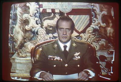 El rey Juan Carlos, en su mensaje difundido por RTVE en la noche del 23-F, en el que desautoriza la rebelión militar y exige el respeto al mandamiento constitucional.