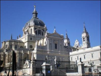 La catedral de La Almudena, en Madrid.