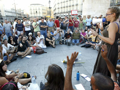 Asamblea de indignados en la Puerta del Sol - EFE