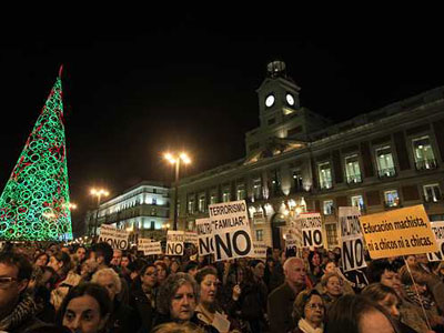 Acto contra la violencia de género en la Puerta del Sol de Madrid. R. SEDANO