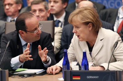 François Hollande y Angela Merkel han mantenido una conversación telefónica este sábado.-EFE