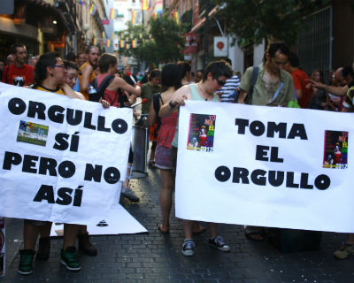 Integrantes del 15-M reivindican un Orgullo LGTB alternativo, el 27 de junio de 2012 en Madrid.