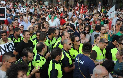 Policías, en la manifestación en Madrid.-   DOMINIQUE FAGET (AFP)