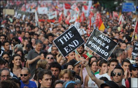 En Madrid los manifestantes se han desgañitado con eslóganes contra el Gobierno.- DOMINIQUE FAGET (AFP)