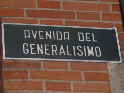 Imagen de la placa en el municipio madrileño de Boadilla del Monte.