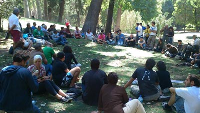 Imagen de una de las asambleas celebradas el pasado fin de semana en el parque del Retiro de Madrid.