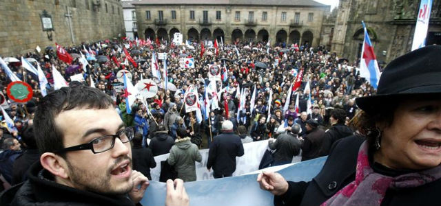 Manifestación, hoy, en Santiago de Compostela, en defensa de la lengua gallega. EFE