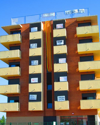 Bloque de viviendas ocuapado por la PAH en Salt, Girona.