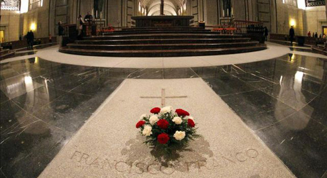 El interior de la basílica del Valle de los Caídos donde está enterrado el dictador Francisco Franco.-