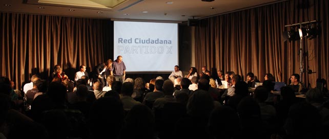 Varios miembros del Partido X durante el acto de presentación en el Círculo de Bellas Artes de Madrid.