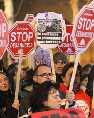 Marcha contra los desahucios,la semana pasada, en Zaragoza.