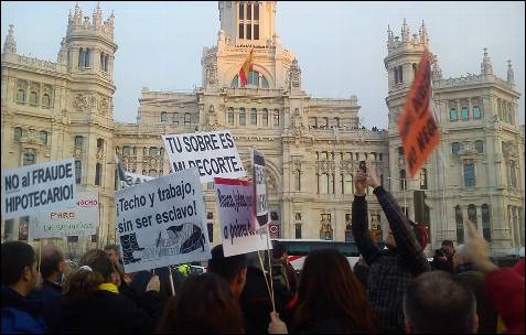 Frente al Ayuntamiento de Madrid en Cibeles. -AB