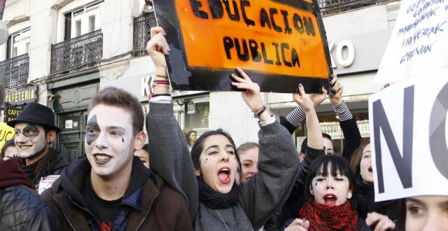 Estudiantes de Secundaria, durante la manifestación de ayer en Madrid. JAIRO VARGAS (PÚBLICO)