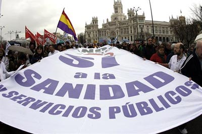 'Marea blanca' contra la política sanitaria del Gobierno en Madrid. -EFE