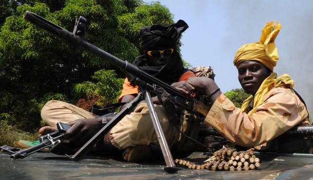 Rebeldes de la coalición SÉLÉKA en un patrulla a 12 kilómetros de la ciudad centroafricana de Damar, en enero de 2013.